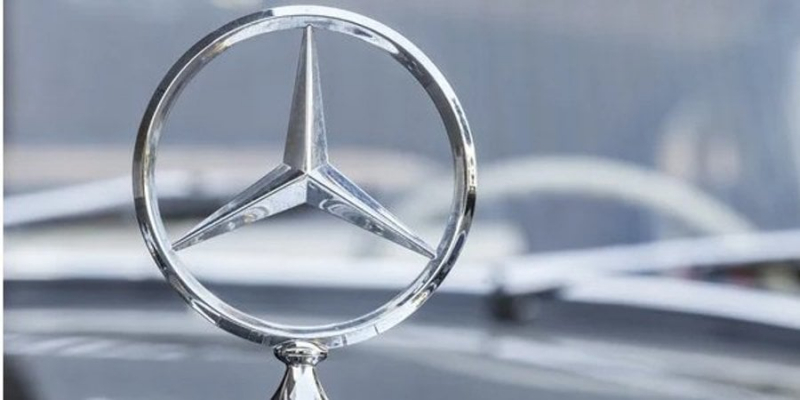 Ремонтуйте в гаражі у дядька Васі. Mercedes-Benz відключив російських дилерів від програмного забезпечення